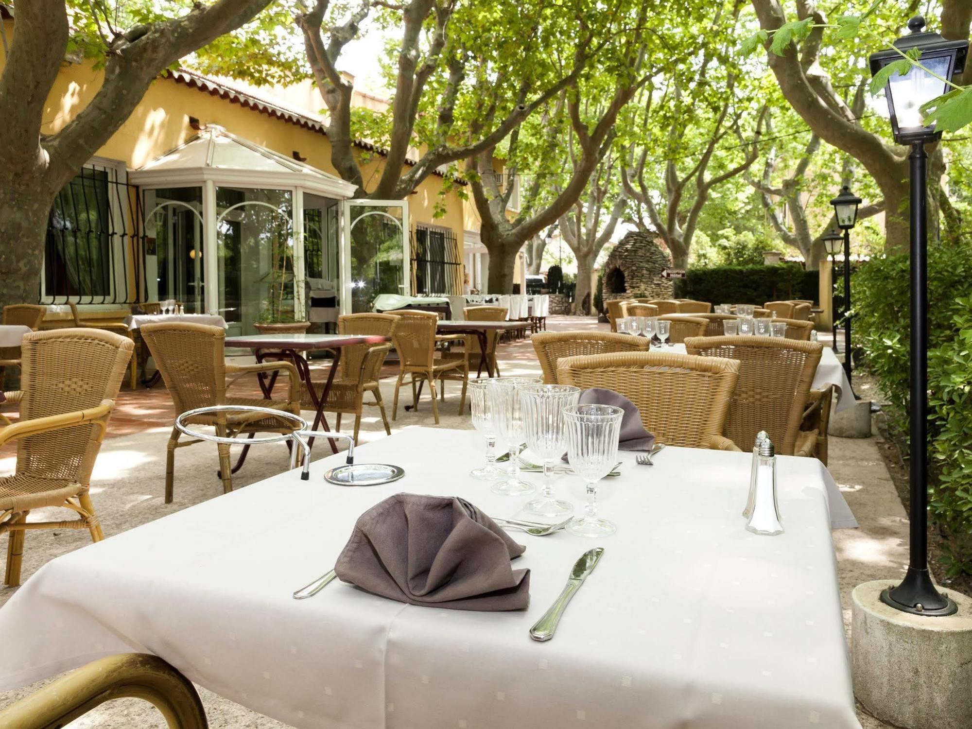 La Touloubre Hotel La Barben Kültér fotó