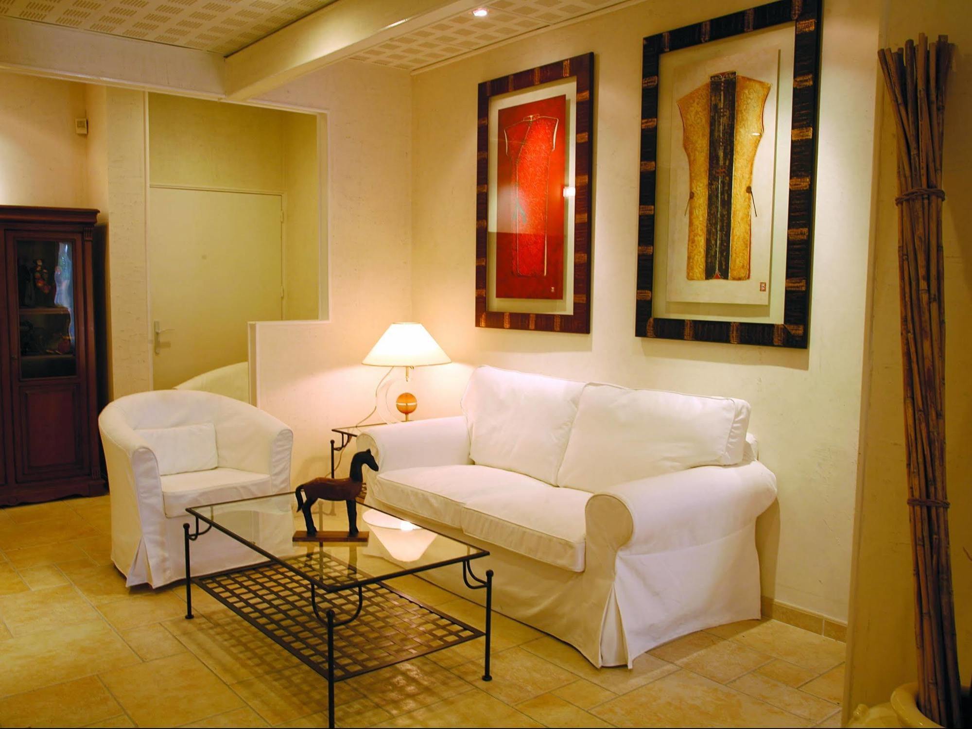 La Touloubre Hotel La Barben Kültér fotó