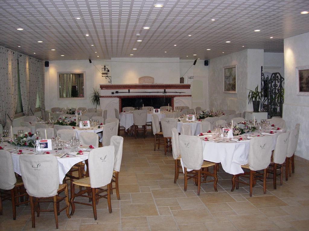 La Touloubre Hotel La Barben Kültér fotó
